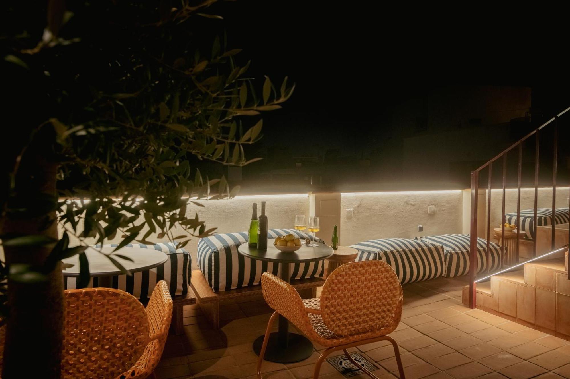 Готель Lirium Casa Patio Севілья Екстер'єр фото