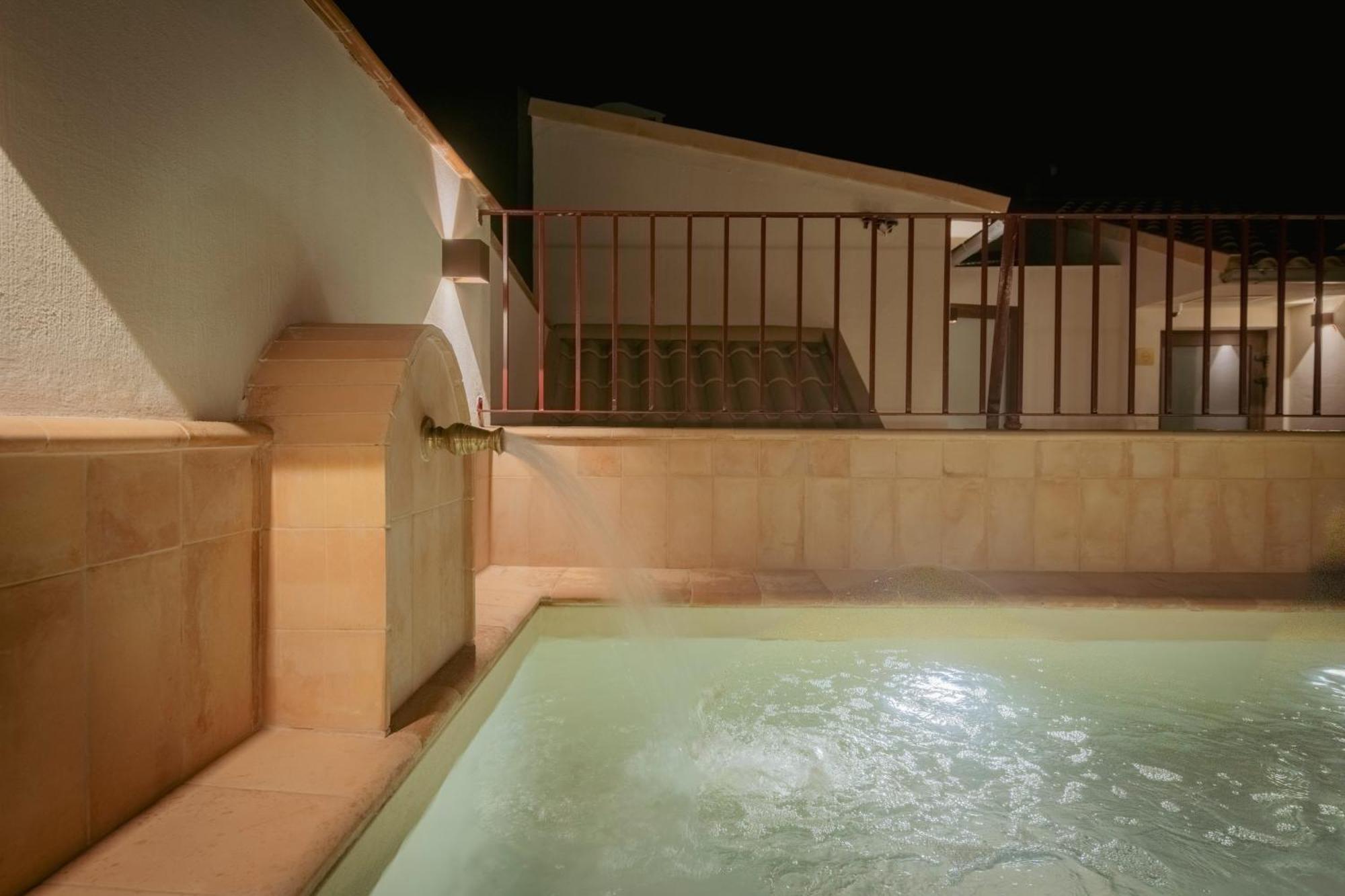 Готель Lirium Casa Patio Севілья Екстер'єр фото