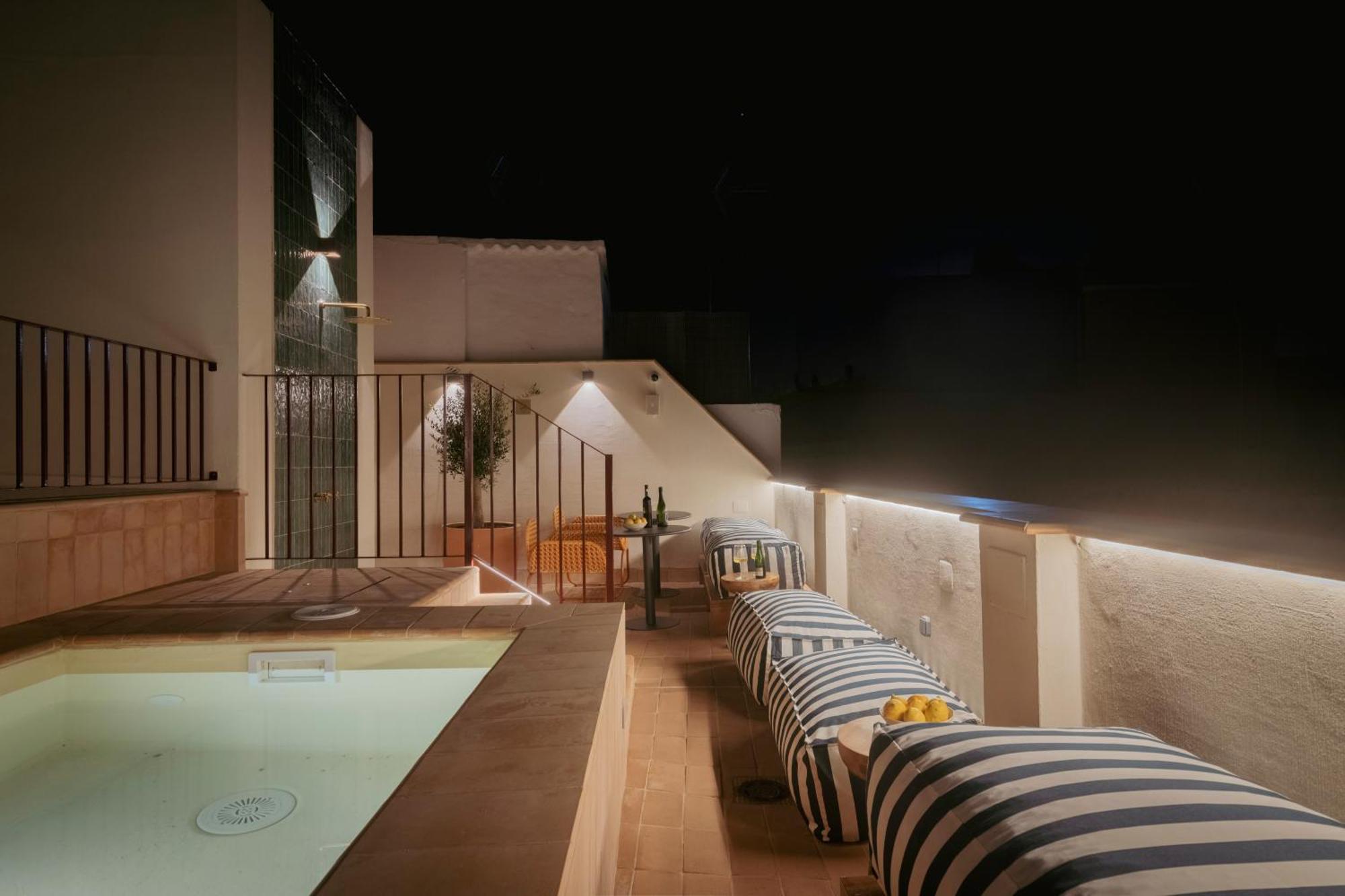Готель Lirium Casa Patio Севілья Екстер'єр фото