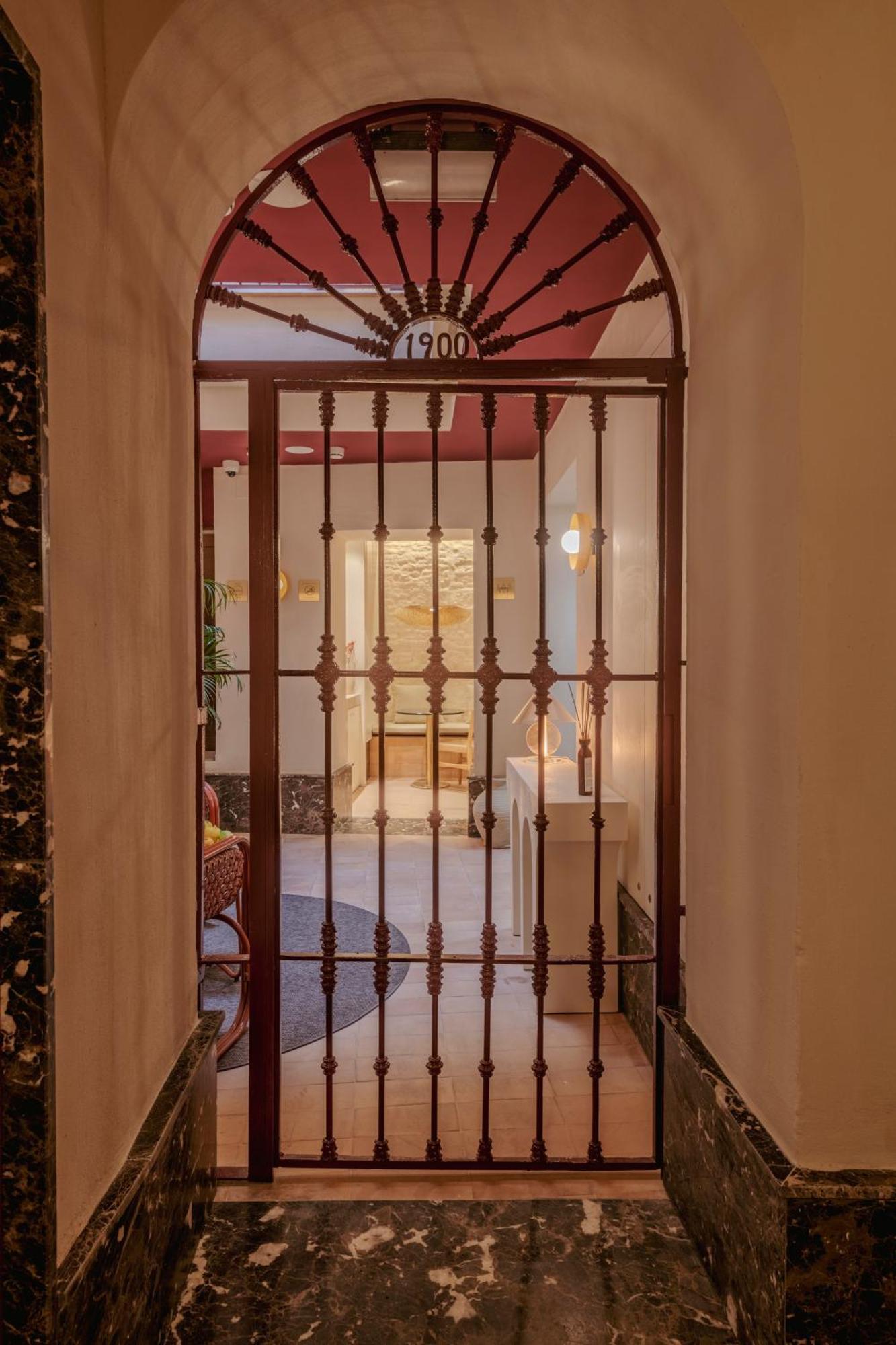 Готель Lirium Casa Patio Севілья Екстер'єр фото