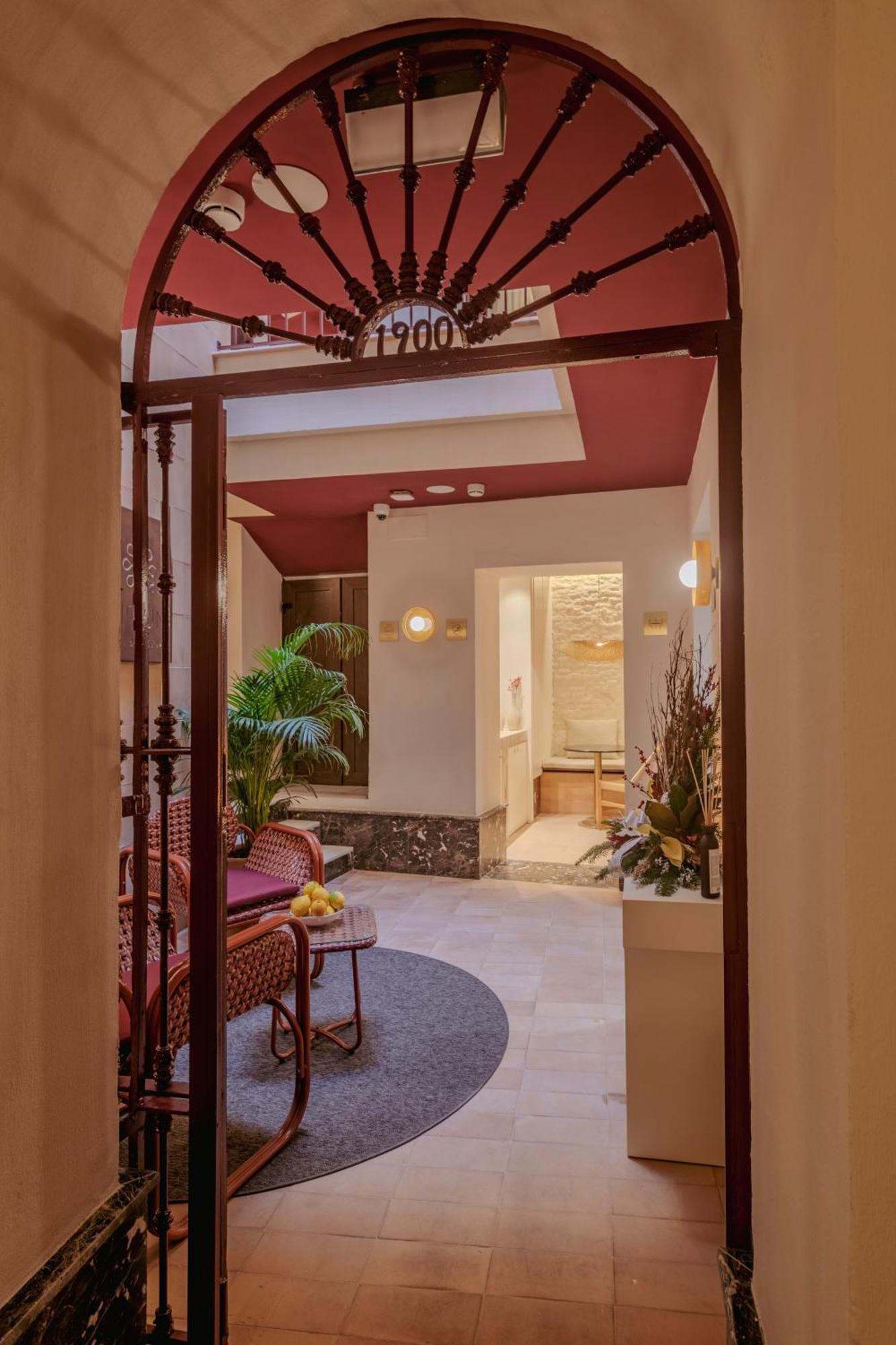 Готель Lirium Casa Patio Севілья Екстер'єр фото